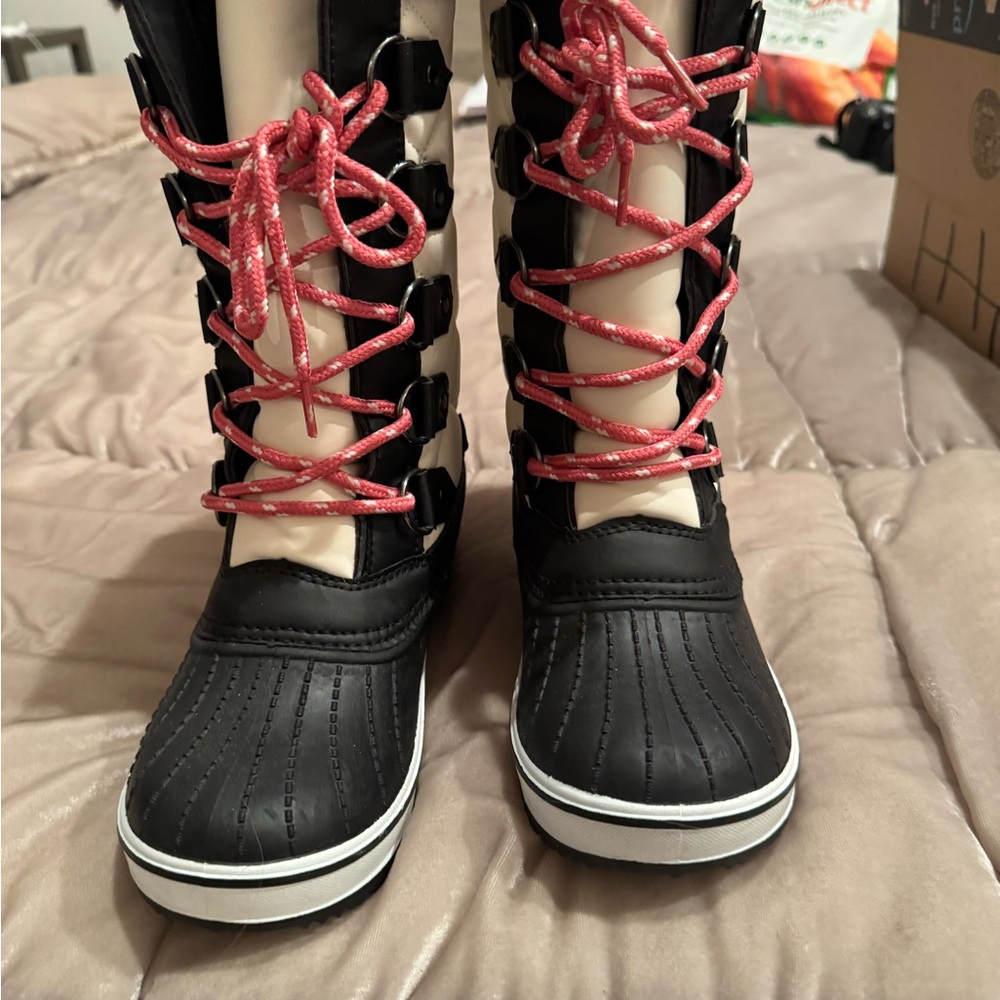Winter  Boots with Pink Laces
